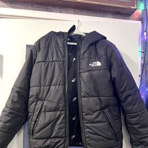 Boys North Face reversible jacket. Like new condition. Great for cold winters.
